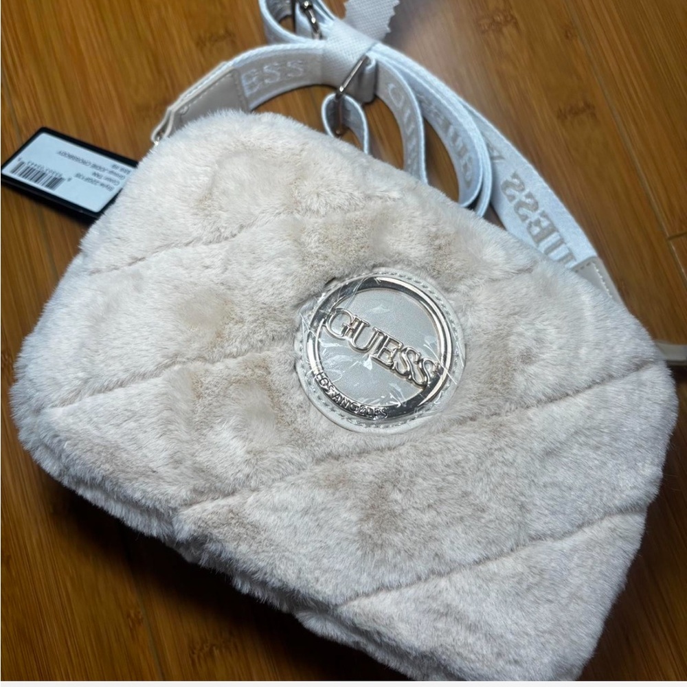 Guess Crossbody